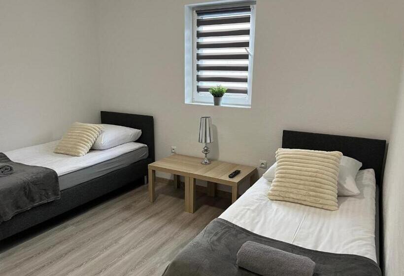 Hostel Adabet