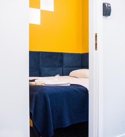 هتل کپسول Kapsuå‚y Bello Aparthostel