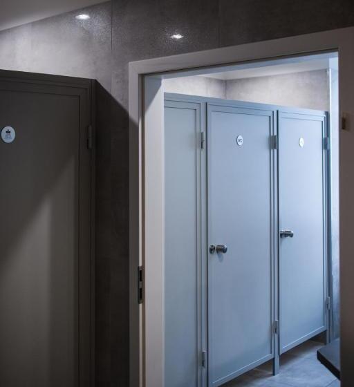 هتل کپسول Kapsuå‚y Bello Aparthostel