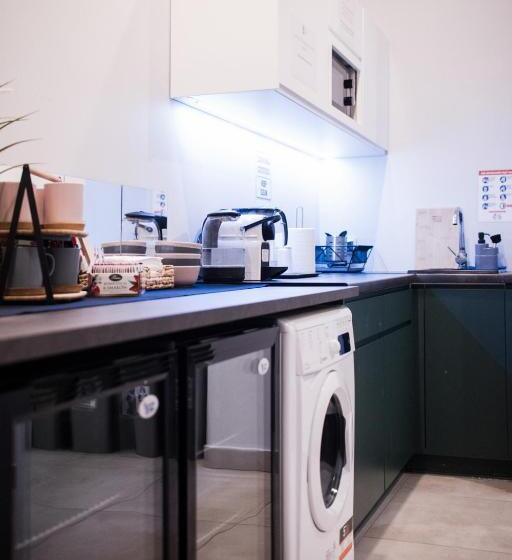 هتل کپسول Kapsuå‚y Bello Aparthostel