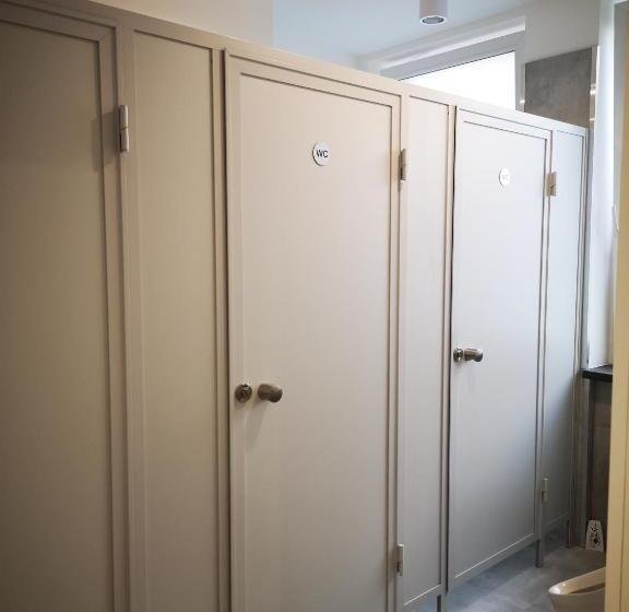 هتل کپسول Kapsuå‚y Bello Aparthostel