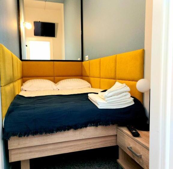 هتل کپسول Kapsuå‚y Bello Aparthostel