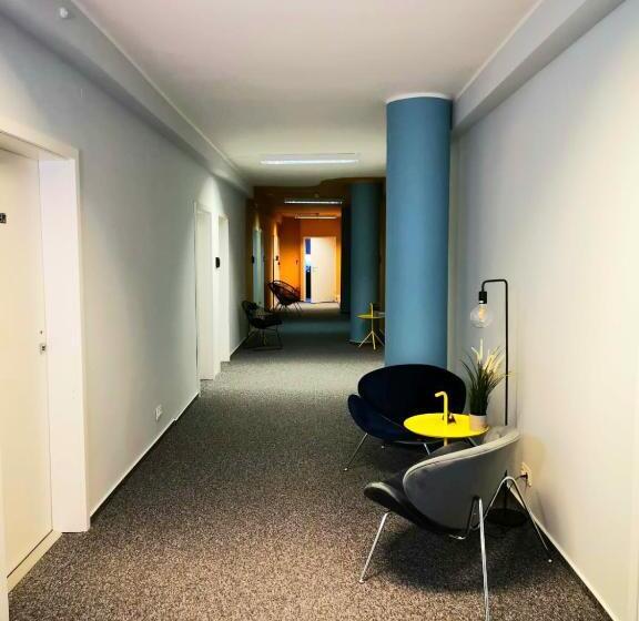 هتل کپسول Kapsuå‚y Bello Aparthostel