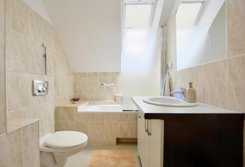 پانسیون Willa Teresa