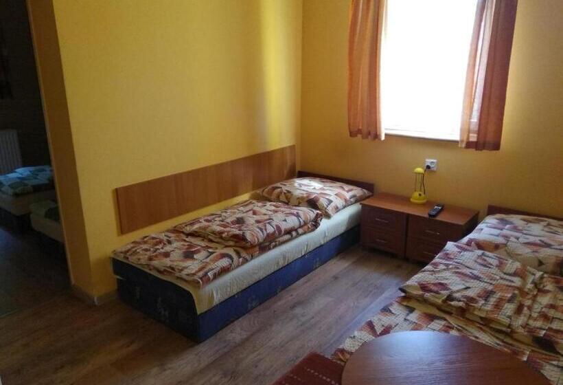 פנסיון Zajazd U Doktora