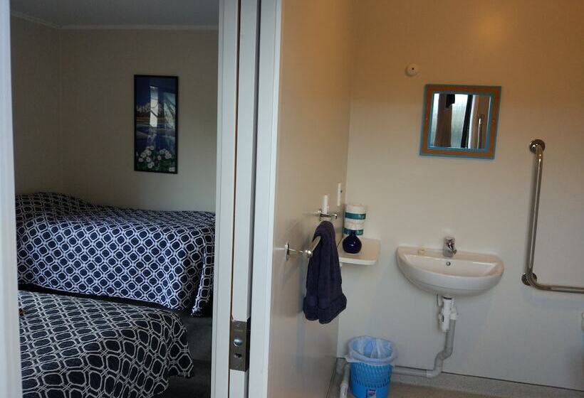 هاستل Tasman Bay Backpackers