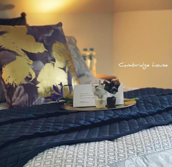 تختخواب و صبحانه Cambridge House Breakfast & Bed