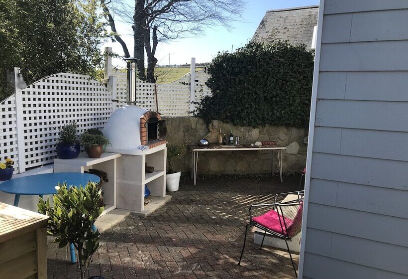 تختخواب و صبحانه Koala Cottage