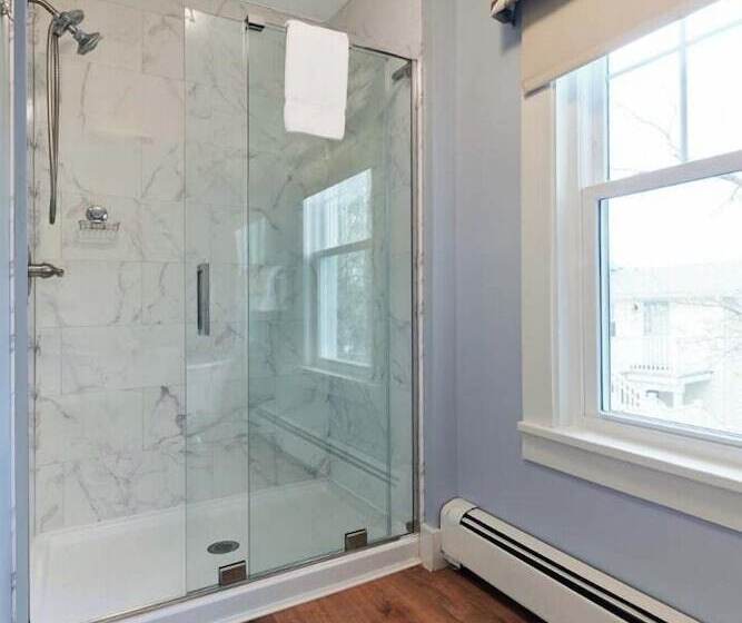 تختخواب و صبحانه The Constance, The Whitlock, & The Dewey By The Lenox Collection