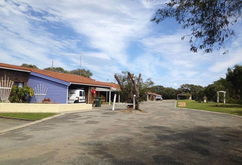 Emu Beach Chalets