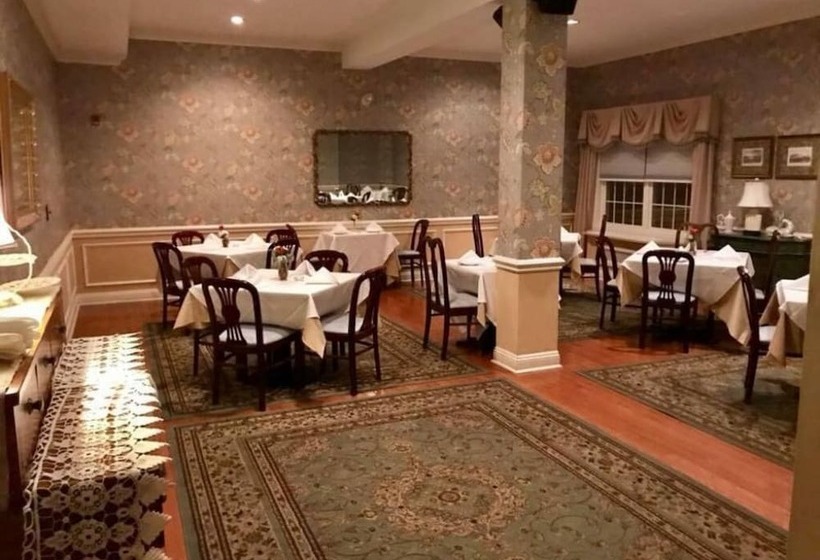 هتل Camelot Restaurant & Inn