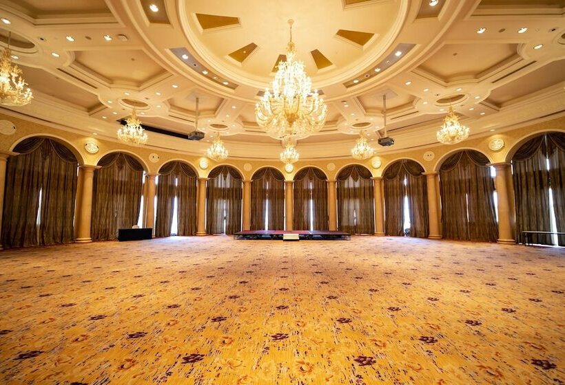 هتل Crowne Plaza Qingdao Ocean Spring Resort By Ihg