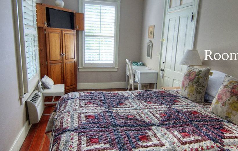 בית מלון כפרי Florida House Inn