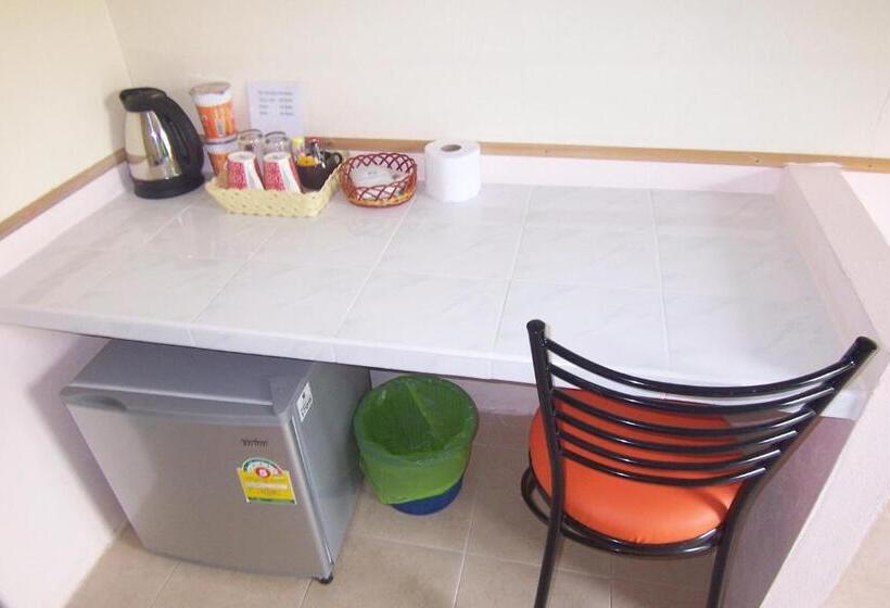 בית מלון כפרי Phuket Airport Overnight