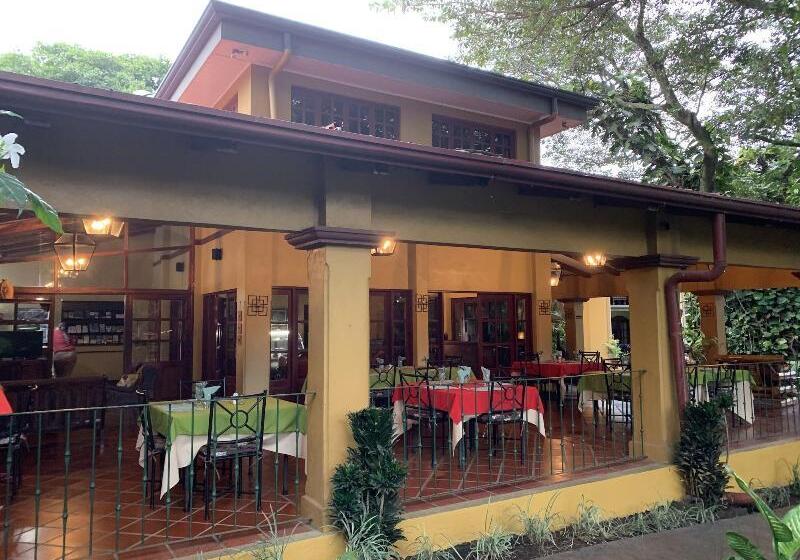 هتل Trapp Family Country Inn
