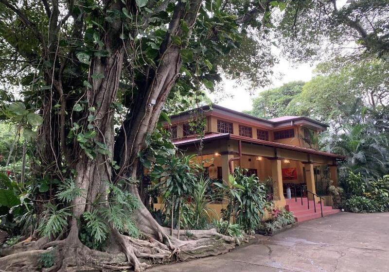 هتل Trapp Family Country Inn