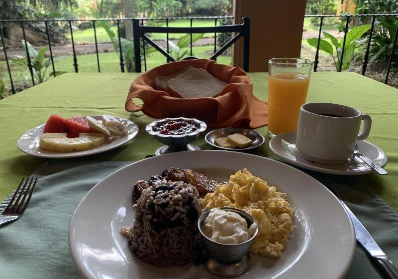 هتل Trapp Family Country Inn