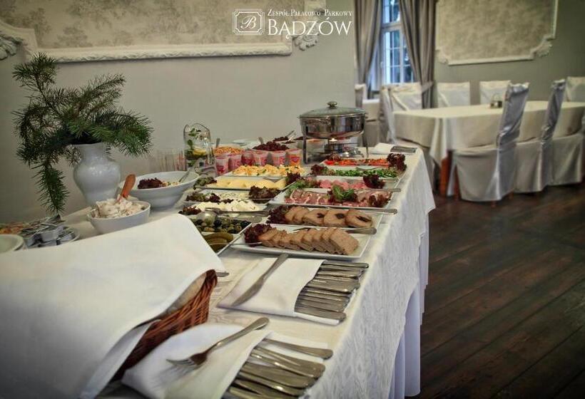 Общежитие Zespół Pałacowo Parkowy Bądzów