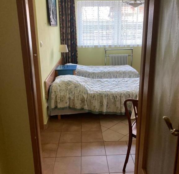 تختخواب و صبحانه Dom Pod Sosną