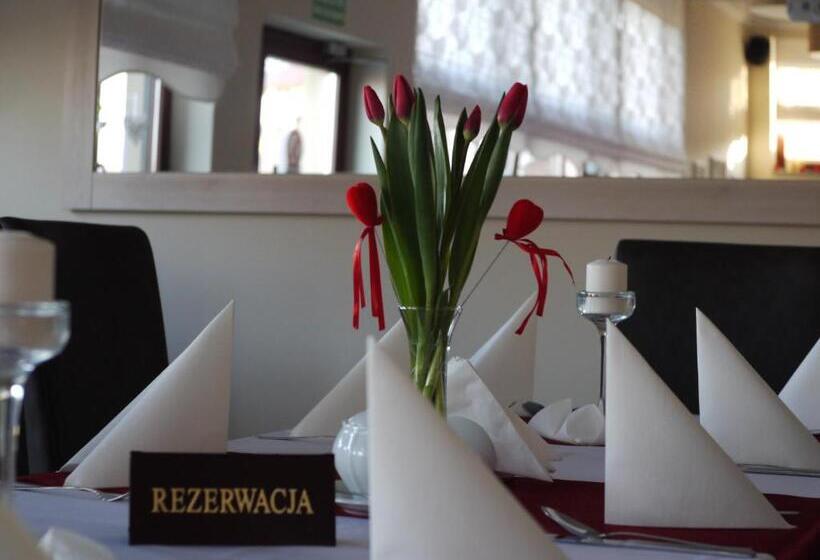 تختخواب و صبحانه Dworek W Płoni