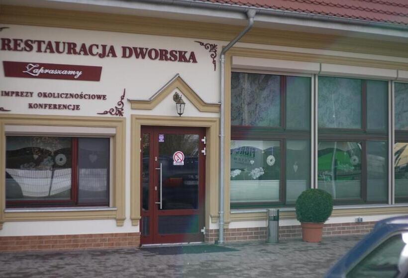 تختخواب و صبحانه Dworek W Płoni