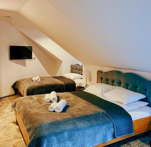 Bed and Breakfast Dwór Karwacz