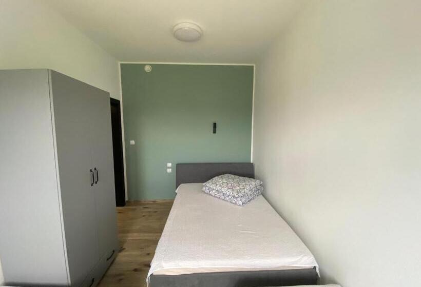 Bed and Breakfast Zajazd Tadeo