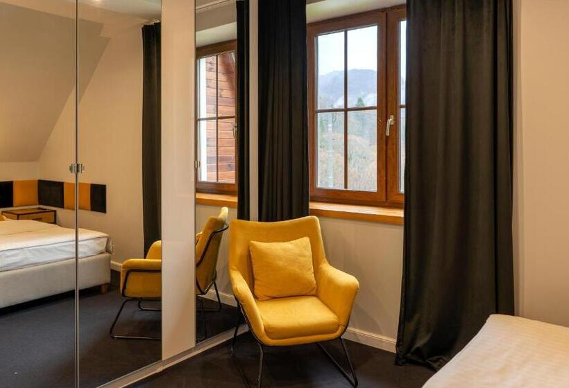 ホテル Caryńska Resort & Spa