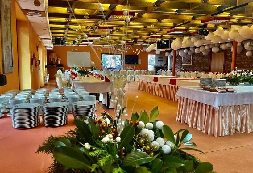 בית מלון כפרי Ośrodek Wypoczynkowy Max