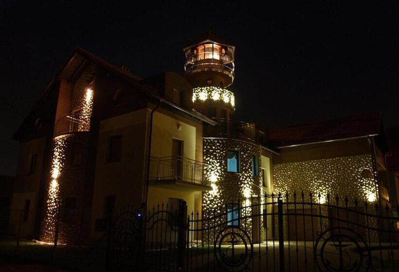 هتل Willa Latarnik   Doskonała Lokalizacja, Blisko Atrakcji, 20min Do Plaży