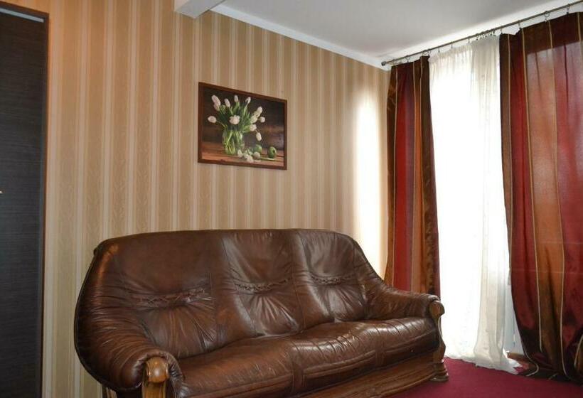 旅馆 Noclegi Capitto