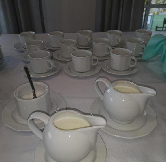 ユースホステル Pokoje Hotelowe Nad Jeziorem Jelen