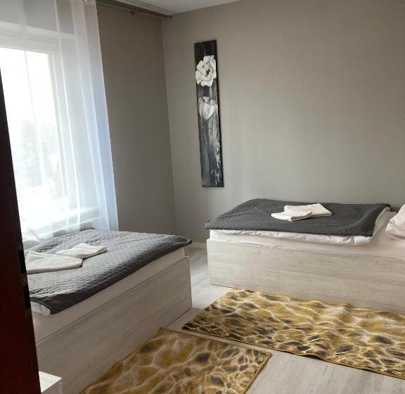 فندق صغير Restauracja  Zajazd Trzech Braci