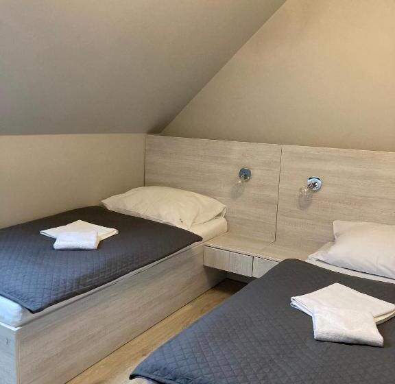 فندق صغير Restauracja  Zajazd Trzech Braci