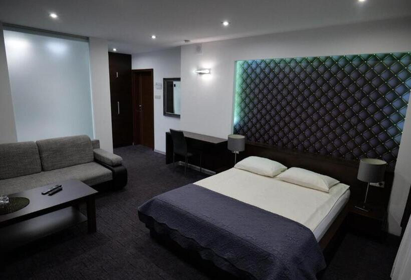Azymut Hotel & Restaurant