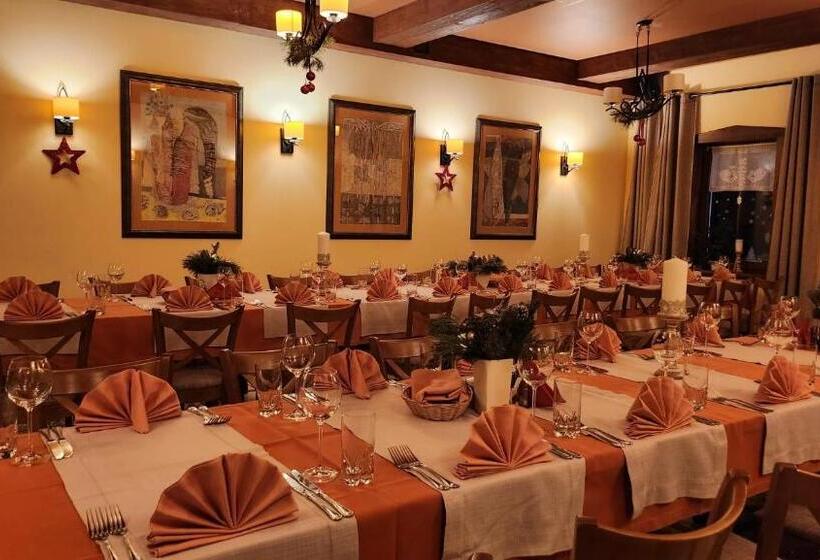 تختخواب و صبحانه Chata Cyborga