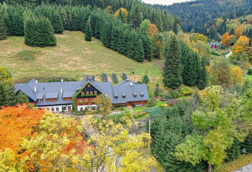 تختخواب و صبحانه Chata Cyborga