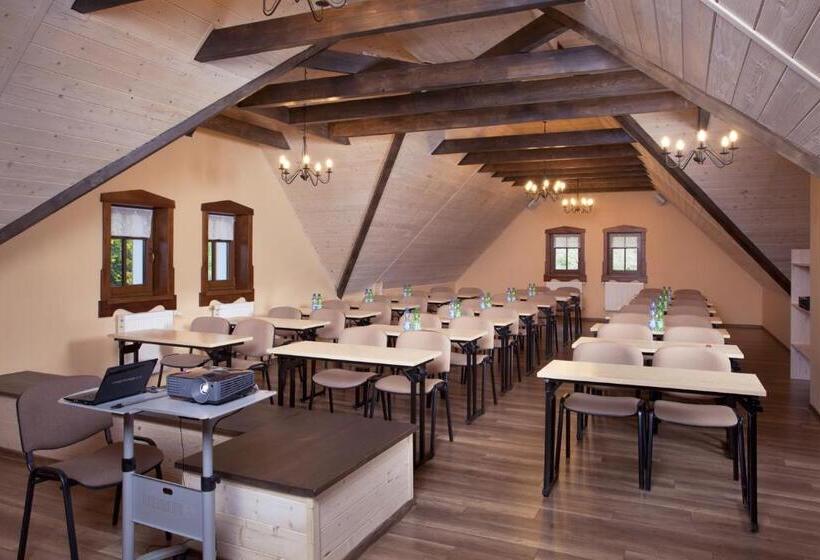 تختخواب و صبحانه Chata Cyborga