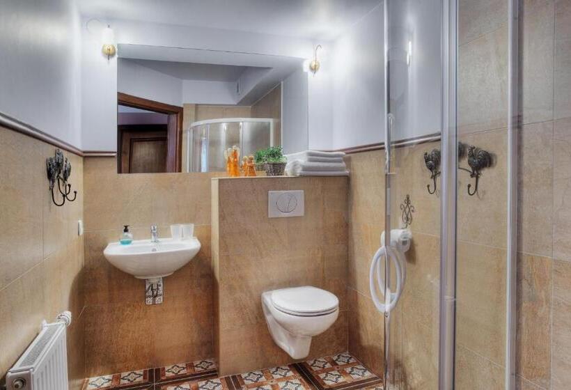 تختخواب و صبحانه Chata Cyborga