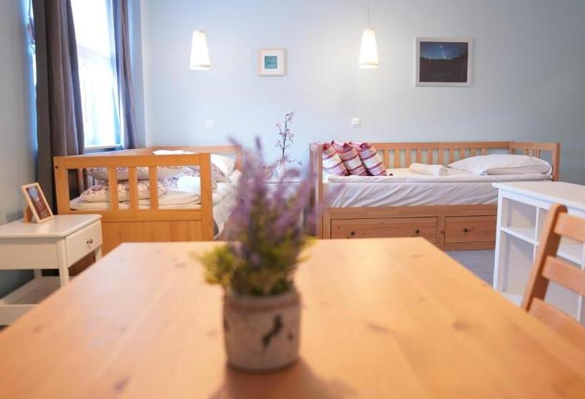 تختخواب و صبحانه Mcew Studnia