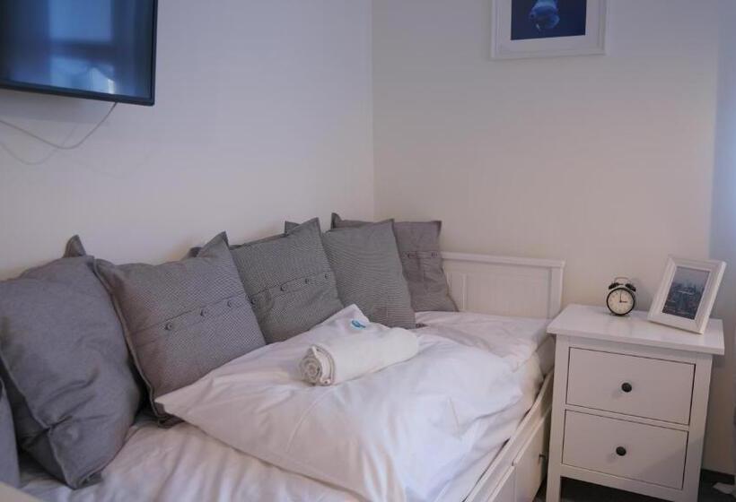 تختخواب و صبحانه Mcew Studnia