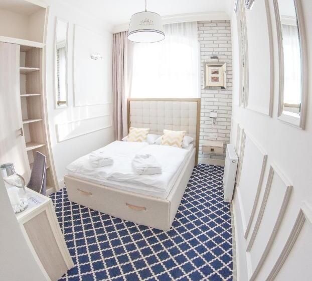 تختخواب و صبحانه Willa Legenda Hotel Adults Only