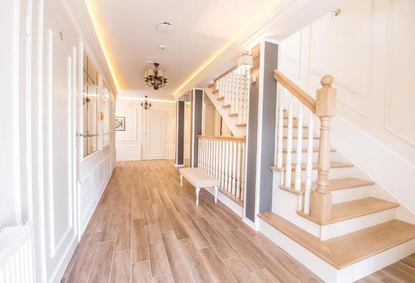 تختخواب و صبحانه Willa Legenda Hotel Adults Only