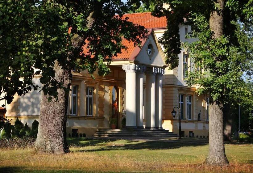 ホテル Pałac Piorunów & Spa