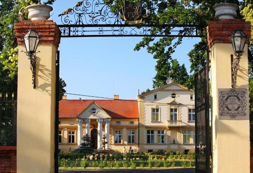 ホテル Pałac Piorunów & Spa