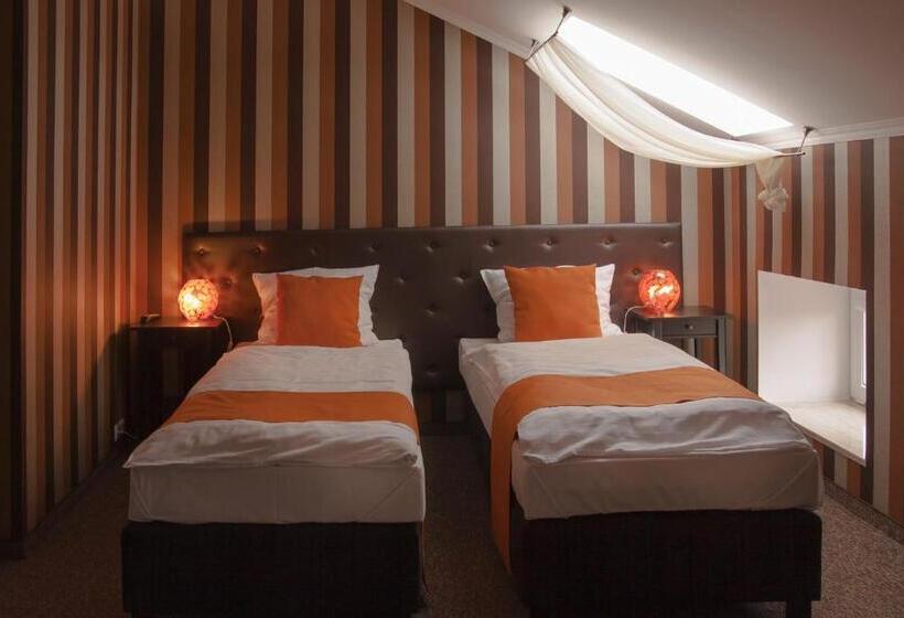 ホテル Pałac Piorunów & Spa