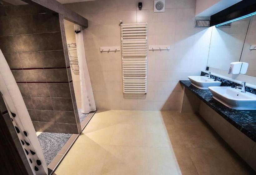 پانسیون B&m Guesthouse
