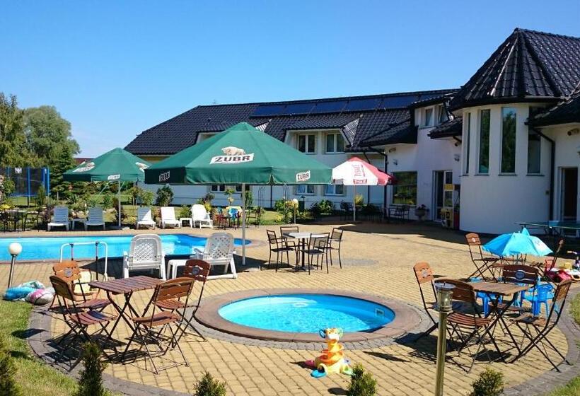 پانسیون Brydar With Sauna, Swimming Pool And Jacuzzi