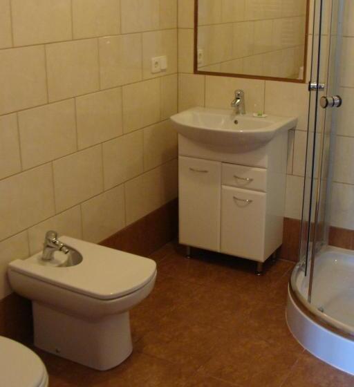 Общежитие Route 7 Rooms