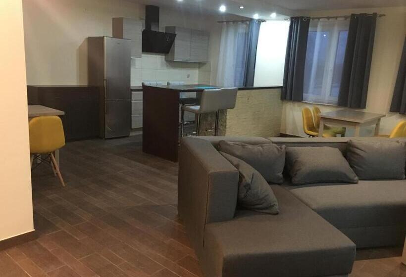 تختخواب و صبحانه Dask Resort